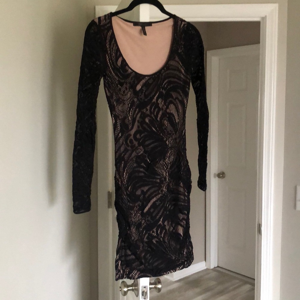 Show stopping long sleeve lace BCBG MAXAZRIA dress